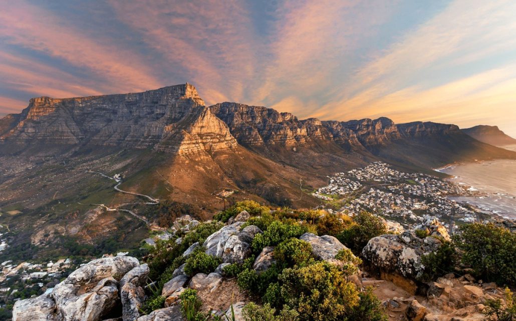 Must-see Attractions in Cape Town - Table Mountain