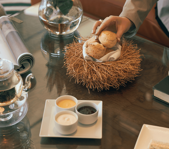 Sunday food specials in Cape Town - Library Lounge at Cape Grace