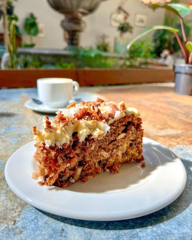Life in Cape Town is sweet, just like a slice of @our_local's heavenly ginger carrot cake 🍰⁠
⁠
Photo…
